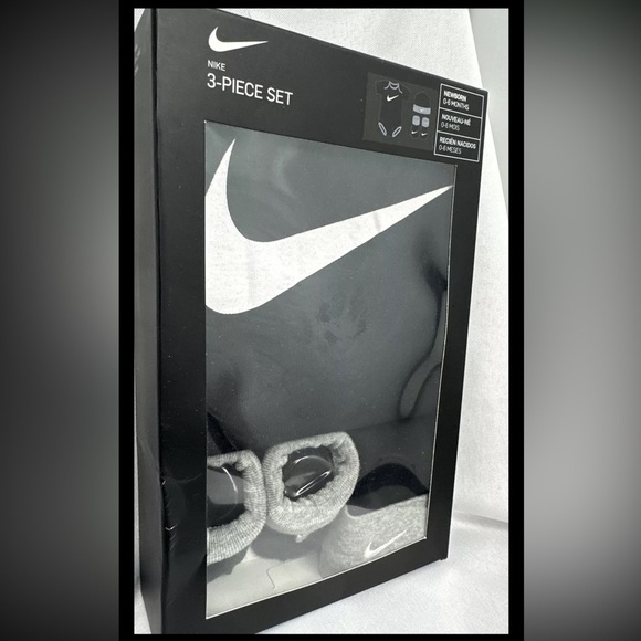 Nike Swoosh Baby Gift Set 6-12 Months 3 Pc Set Bodysuit Booties Hat - Picture 1 of 4